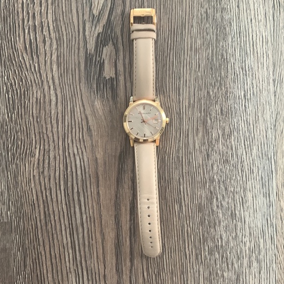 Burberry The City BU9109 watch - Picture 2 of 11